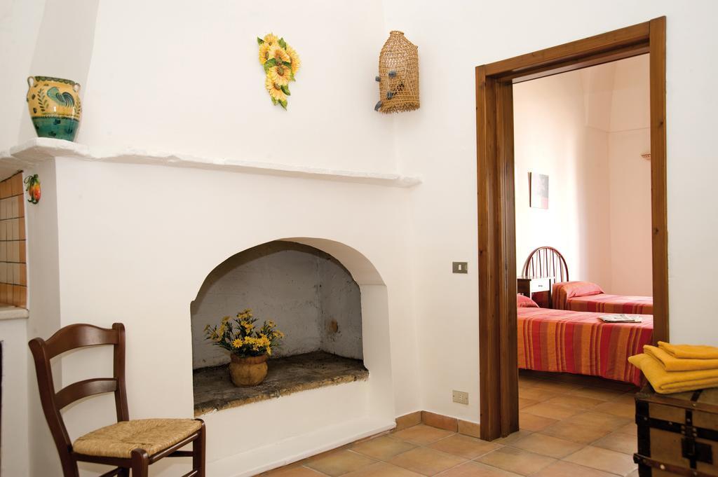 Tenuta Badessa Casalabate Rum bild