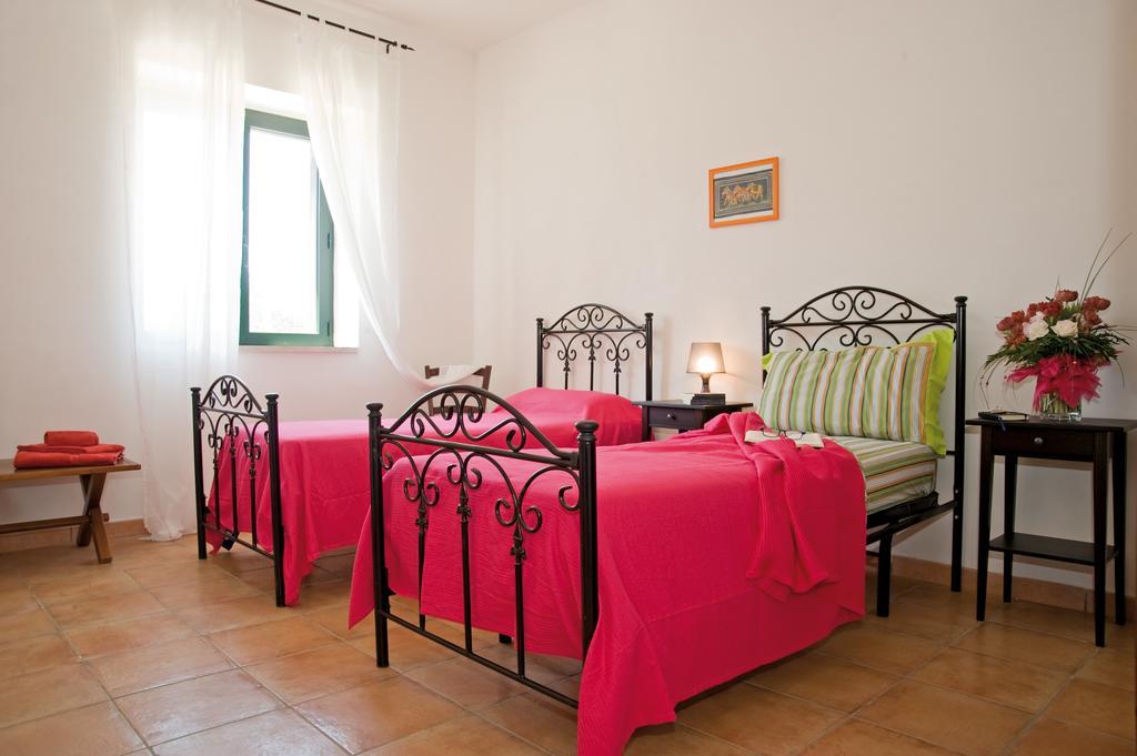 Tenuta Badessa Casalabate Rum bild